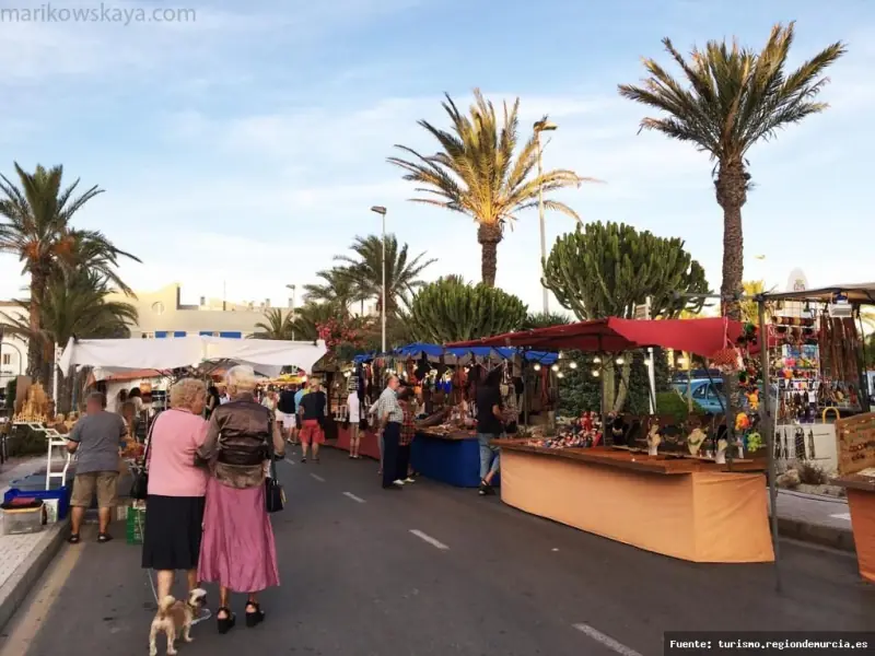 Mercado Artesanal Hippie 'Plaza Bohemia' - La Manga