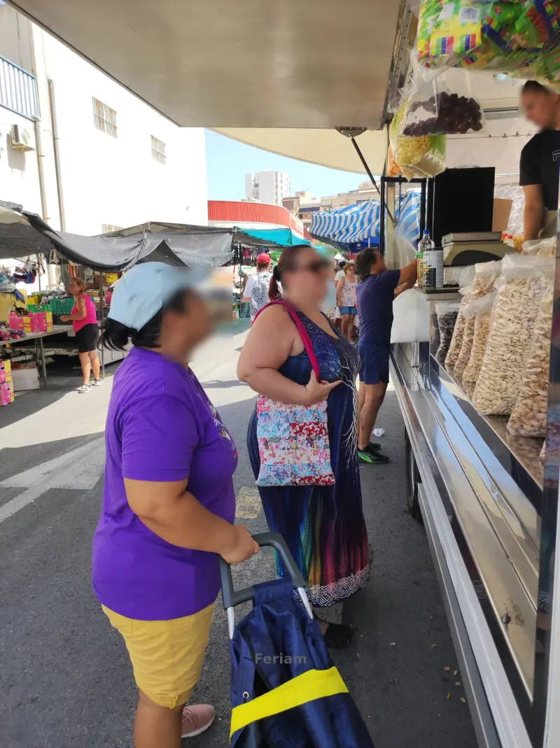 Mercadillo de los Miércoles de Guardamar del Segura — Foto 12