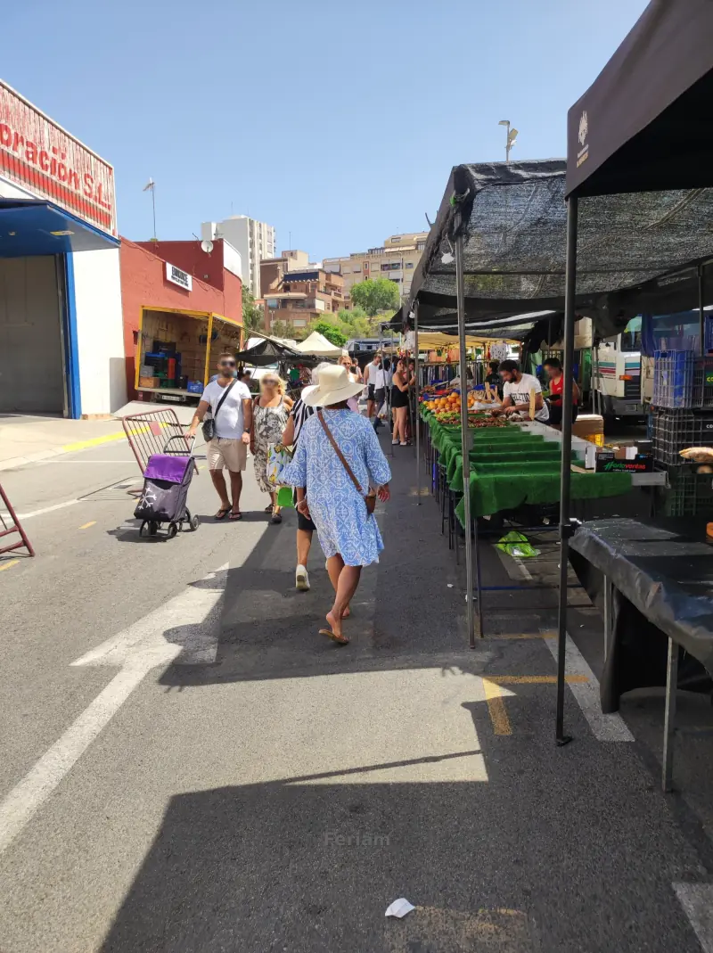 Mercadillo de los Miércoles de Guardamar del Segura — Foto 17